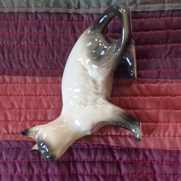 BESWICK inspired porcelain Siamese cat figurines standing/crouching cats 10/10 - Picture 9 of 14